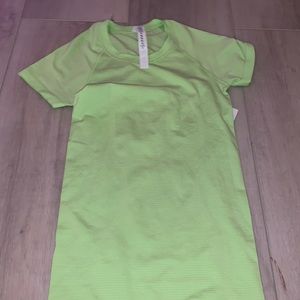 NWTLULULEMON SWIFTLY TOP